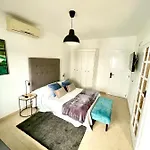 Luxury Sea Front Iv Apartament