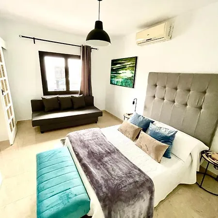 شقة Luxury Sea Front Iv *
