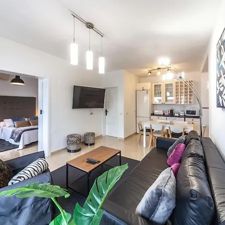 Luxury Sea Front Iv Apartamento *