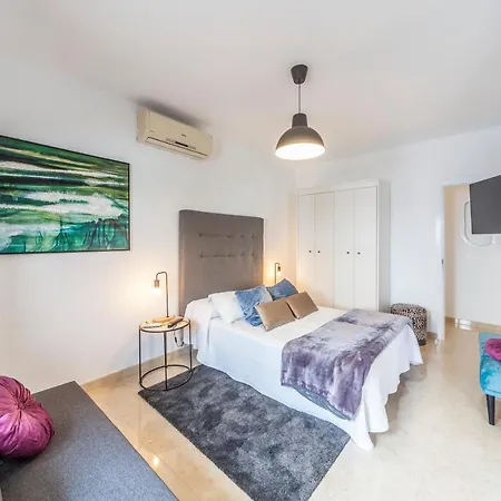 Luxury Sea Front Iv *