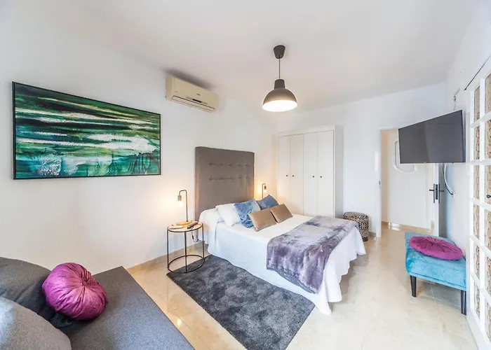 Luxury Sea Front Iv *