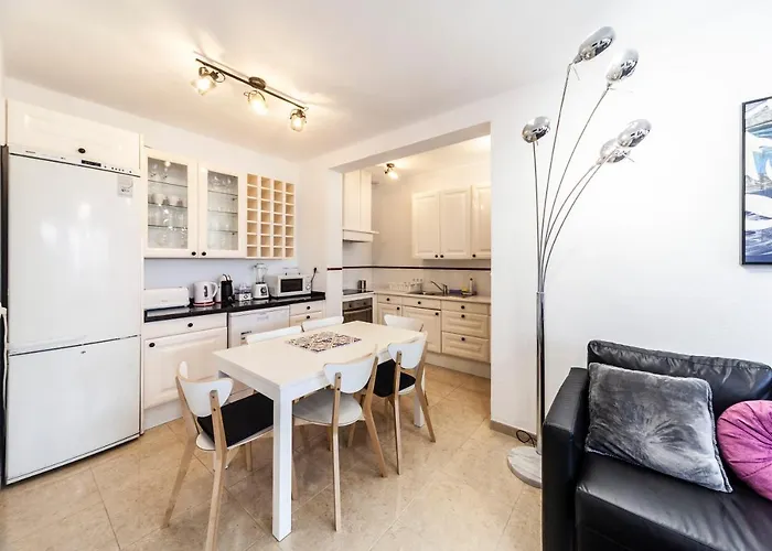 Luxury Sea Front Iv *