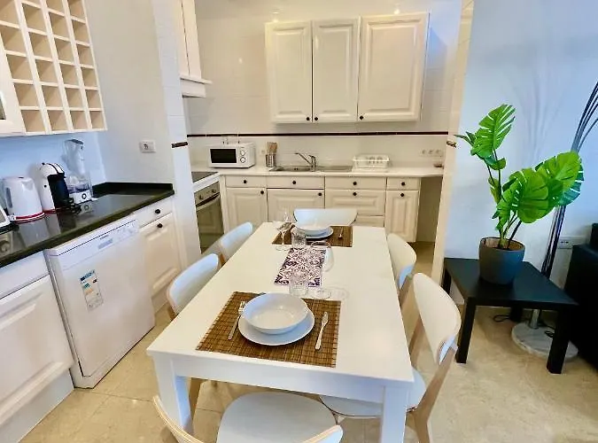 Luxury Sea Front Iv Apartamento