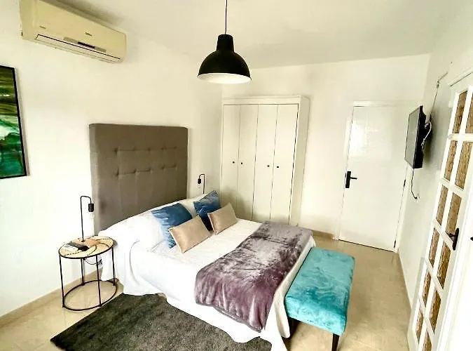 Luxury Sea Front Iv Lejlighed